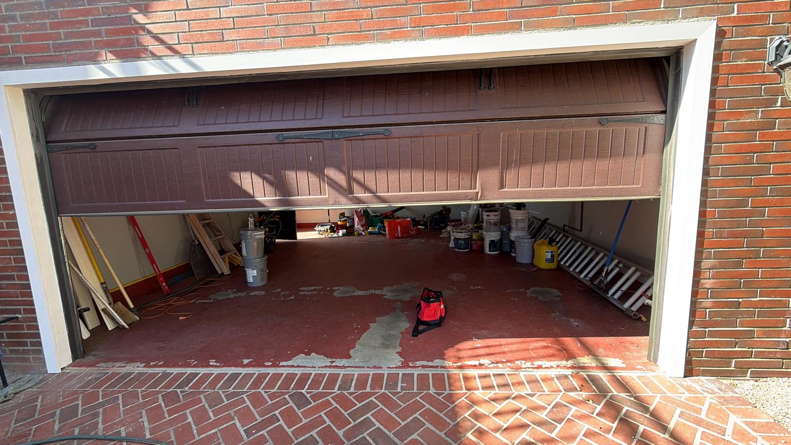 Emergency garage door repair service